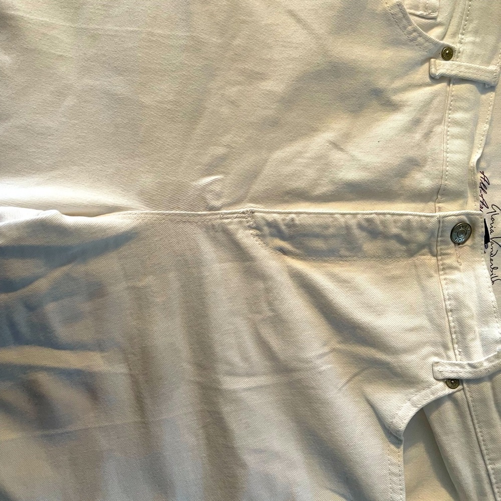 Gloria Vanderbilt White Capri pants 16W Slimming